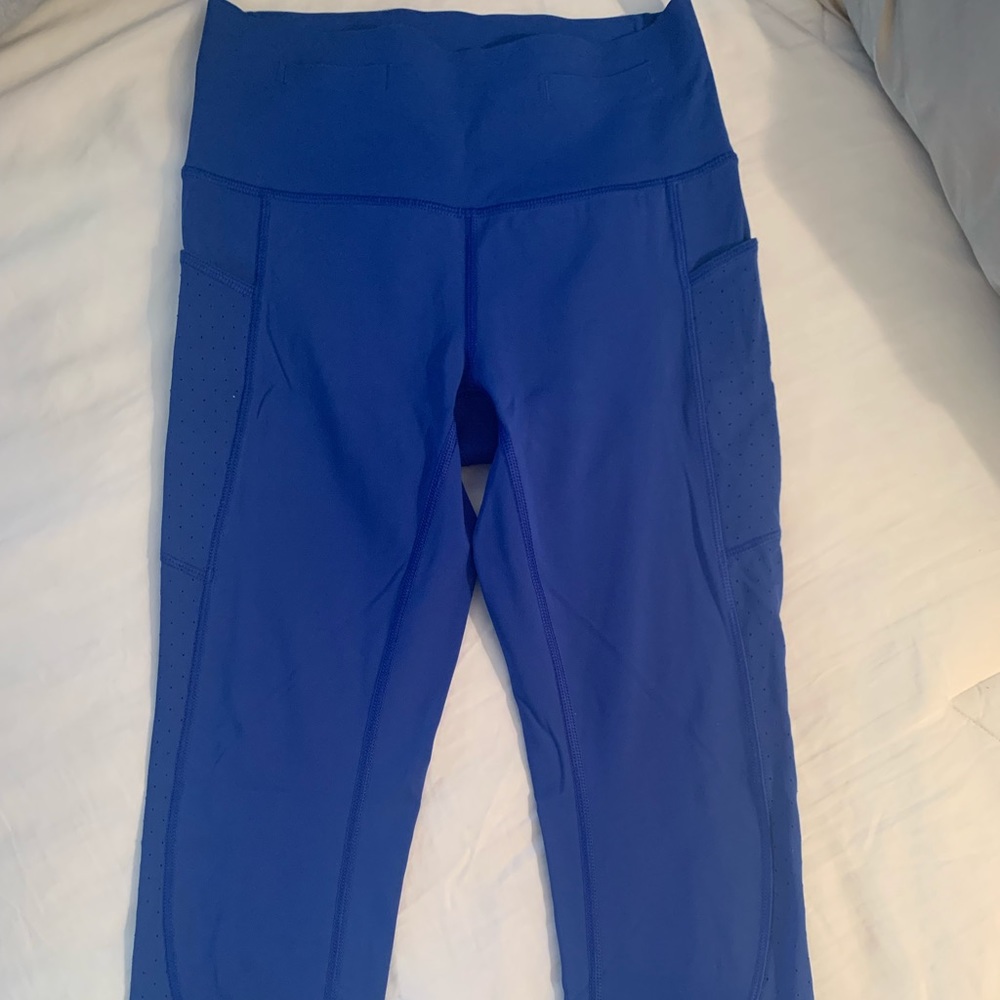 Lululemon leggings (cropped above ankle)